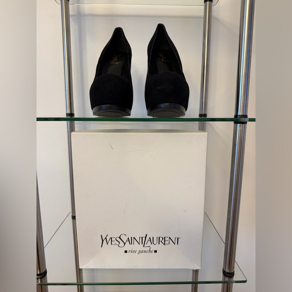 Yves Saint Laurent Elegant Black Heels